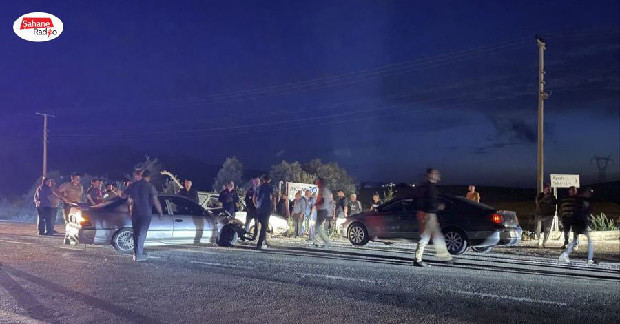 Otomobiller çarpıştı, 6 kişi yaralandı