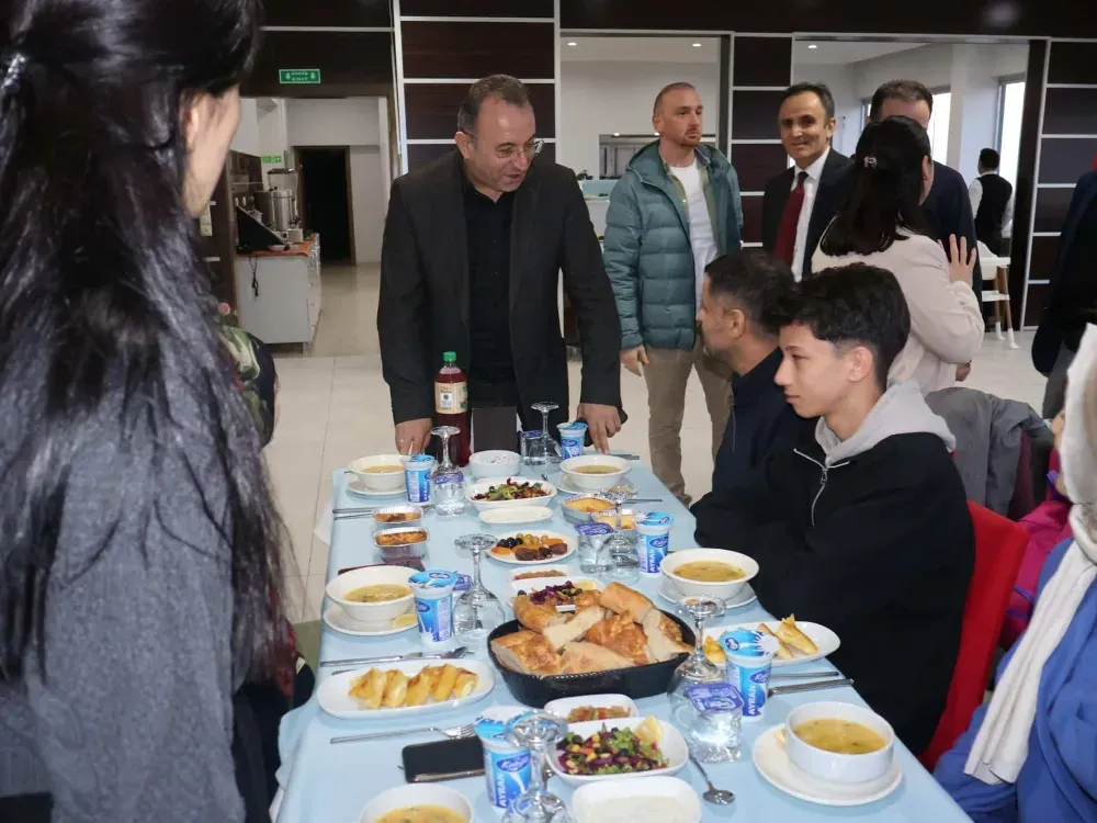 Ünye'de Milli Eğitim personeli iftarda bir araya geldi