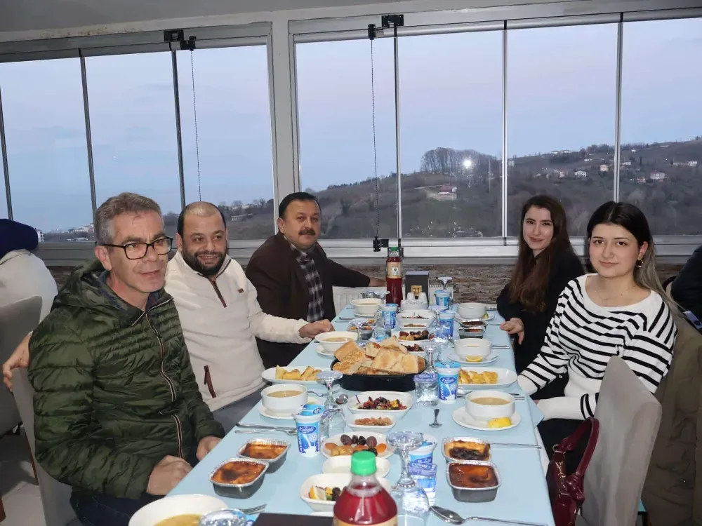 Ünye'de Milli Eğitim personeli iftarda bir araya geldi