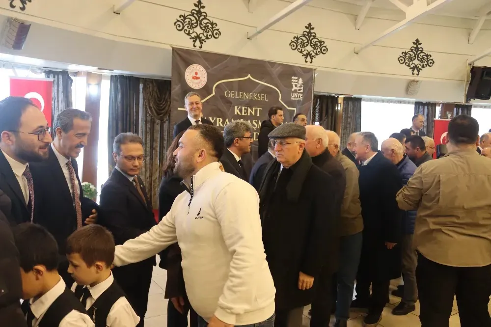 Ünye’de Geleneksel Kent Bayramlaşması Yoğun Katılımla Gerçekleşti