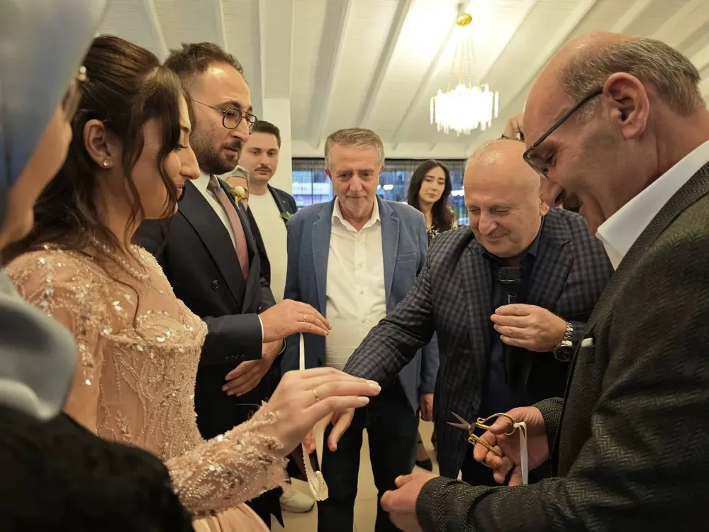 Seher Arpacıoğlu ve Mesut Akbaş evliliğe ilk adımı attı