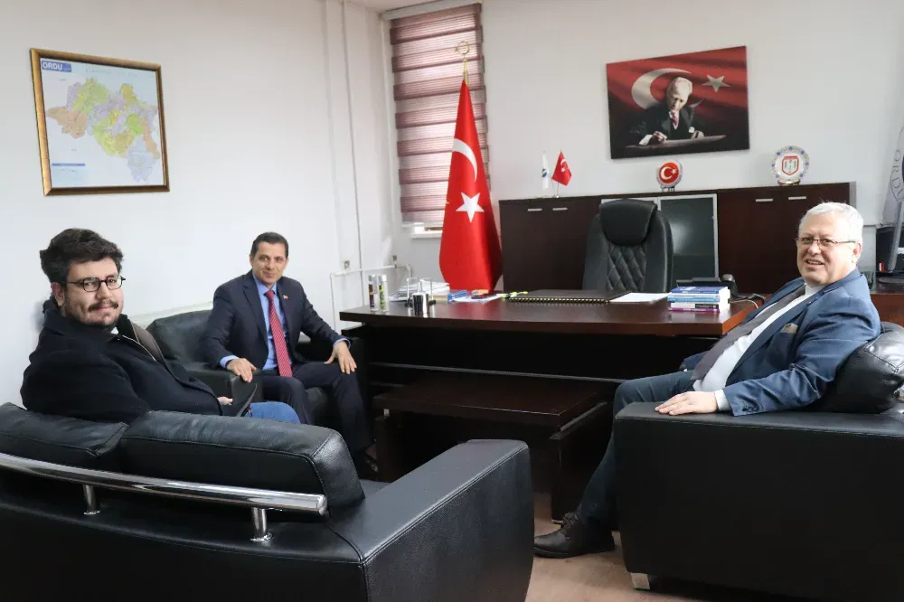 Ünye Kent Gazetesi’nden Dekan Öztürk’e "hayırlı olsun" ziyareti